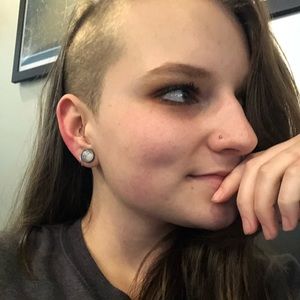 Meet your Posher, Abby